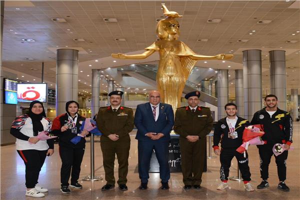 قيادات القوات المسلحة أثناء استقبال الأبطال