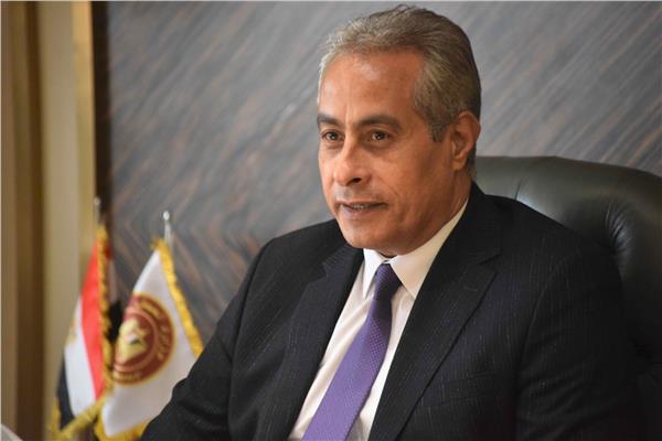 وزير العمل، حسن شحاتة