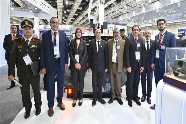  الهيئة العربية للتصنيع خلال فعاليات اليوم الثاني لمعرض إيدكس 2023