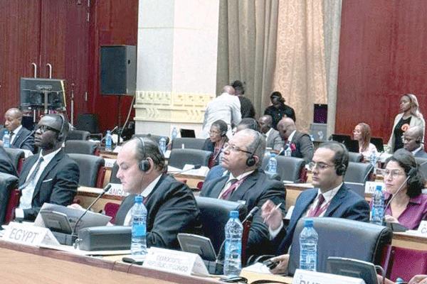 المهندس أحمد سمير خلال مشاركته فى اجتماع الوزراء الافارقة
