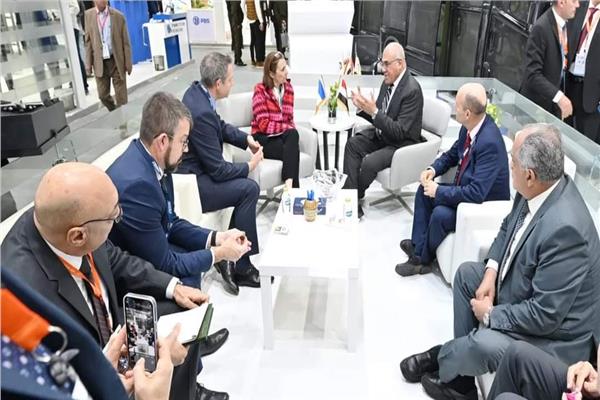 رئيس الهيئة العربية للتصنيع خلال اللقاء