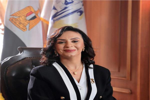 مايا مرسي تشيد ببرنانج نواره 