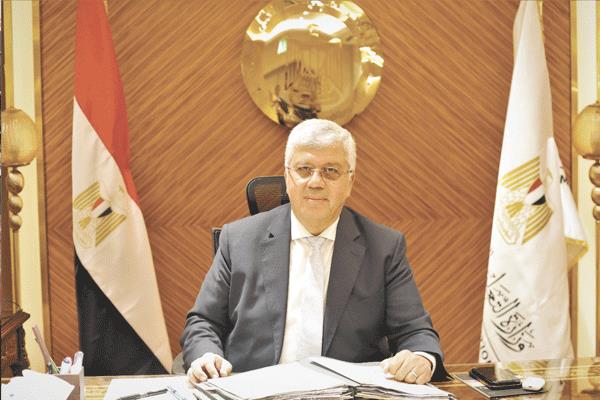 د. أيمن عاشور وزير التعليم العالى