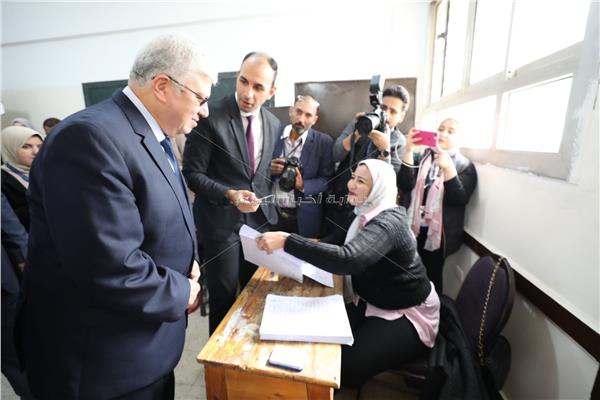  د. أيمن عاشور وزير التعليم العالي والبحث العلمي