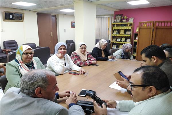 إنعقاد غرفة الأزمات بصحة قنا لمناقشة سير العمل بالإنتخابات الرئاسية 