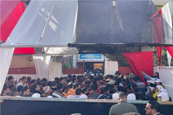 اقبال كبير من طلاب جامعة بنها للإدلاء بأصواتهم فى الانتخابات الرئاسية 
