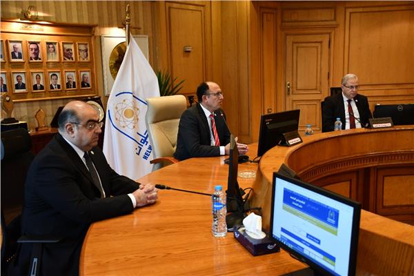 الدكتور السيد قنديل رئيس جامعة حلوان