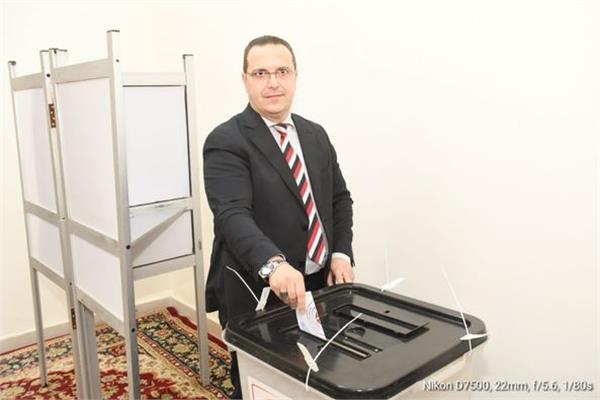 قيادات الإسكان يدلون بأصواتهم