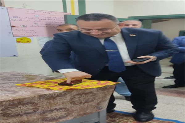 الدكتور عبد العزيز قنصوه رئيس جامعة الإسكندرية