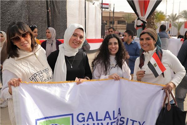 طلاب جامعة  الجلالة يشاركوا في اختيار الرئيس