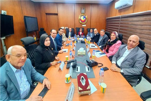  نائب محافظ البحيرة تتابع ثالث أيام الانتخابات الرئاسية من داخل غرفة العمليات المركزية .    