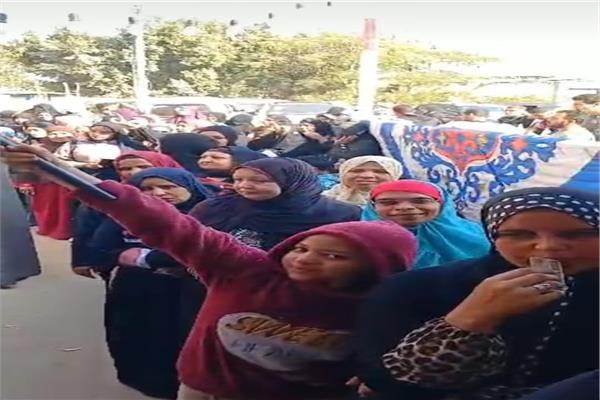  إقبال كبير من الناخبين في لجان مدرستي المؤسسة وبدر بقرية نفيشة