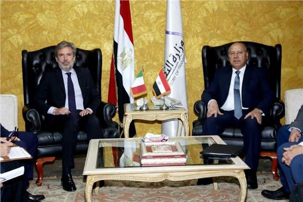وزير النقل يبحث مع السفير الايطالي
