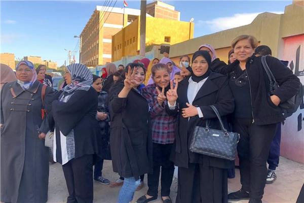  حشود شعبية على لجان الانتخابات الرئاسية 2024