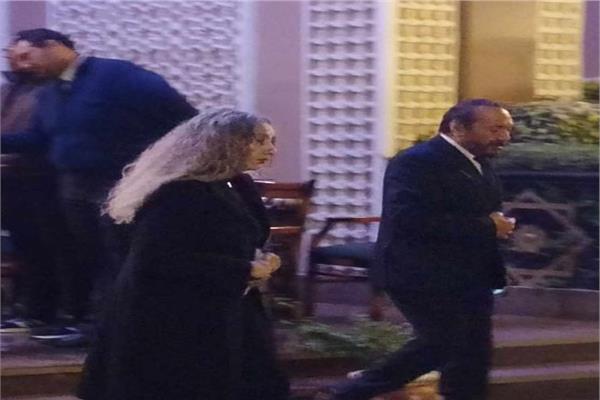 علي الحجار و زوجته