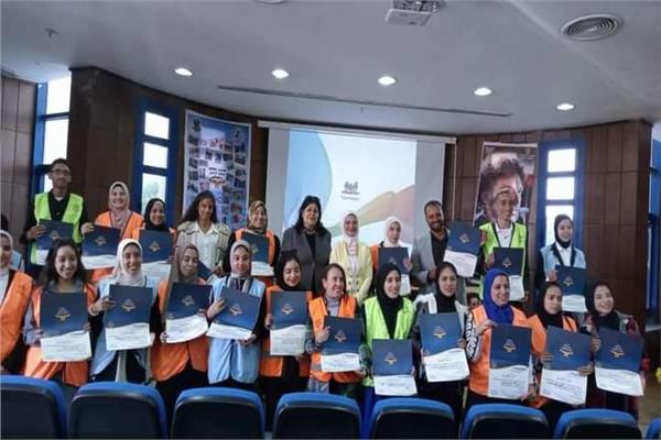 لقاءات توعية لطلاب المدارس بخطورة الإدمان وتعاطى المخدرات بالمنيا