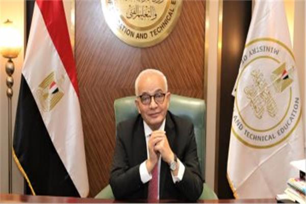  وزير التعليم رضا حجازى
