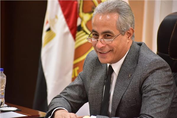 حسن شحاتة وزير العمل
