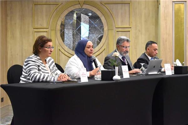 جلسة حوارية لتعزيز مفاهيم وآليات حقوق الإنسان