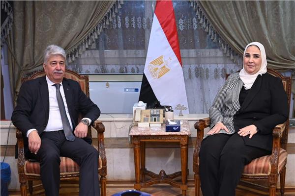 نيفين القباج تلتقي وزير التنمية الاجتماعية الفلسطيني