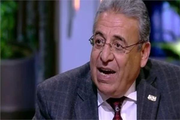 رمضان أبو العلا، أستاذ هندسة البترول والطاقة