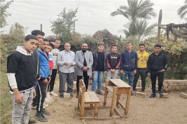 يوم حقل لتدريب الطلاب على خدمة النخيل