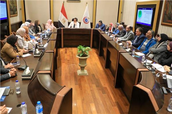 وزير الصحة يعقد اجتماعًا مع مديري إدارات الرعاية الصحية