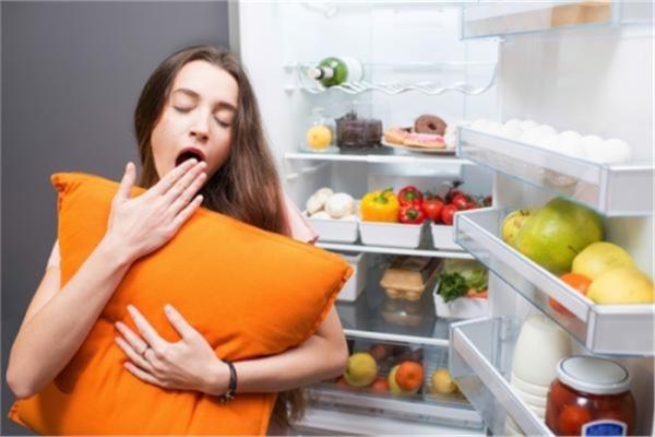 أطعمة تسبب الأرق