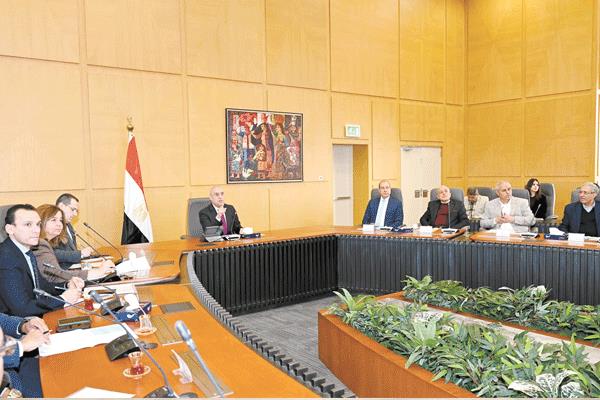 د. عاصم الجزار خلال اجتماع متابعة تنفيذ وحدات «سكن لكل المصريين»
