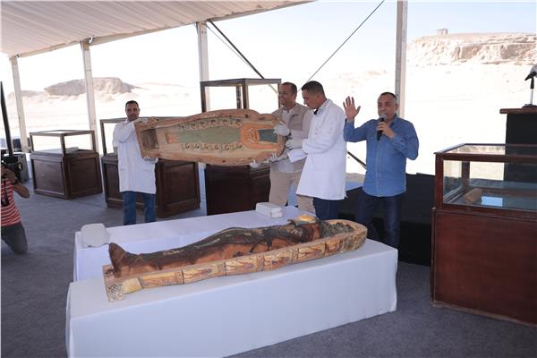 جبانة كبار موظفي وكهنة الدولة الحديثة بمنطقة الغريفة بتونا الجبل