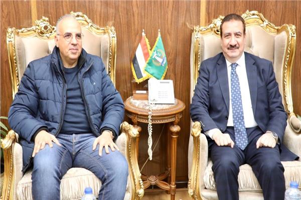 اللواء إبراهيم أبو ليمون محافظ المنوفية خلال وزير الموارد المائية والري