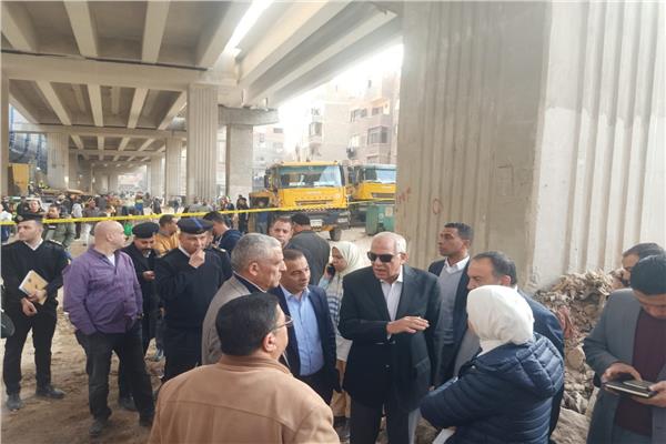 اللواء أحمد راشد محافظ الجيزة موقع حادث انزلاق احدى الكمرات الخرسانية