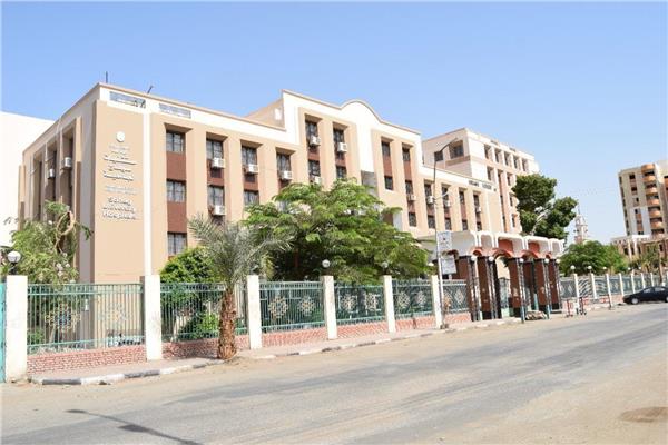 مستشفى سوهاج الجامعي