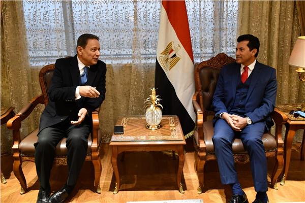 أشرف صبحى وزير الشباب والرياضة والكاتب الصحفى كرم جبر رئيس المجلس الأعلى لتنظيم الإعلام