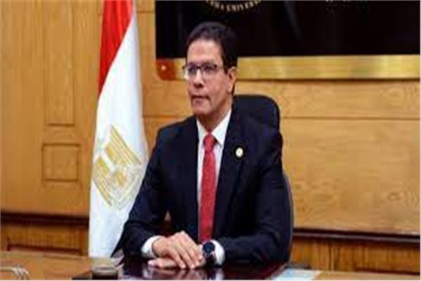 رئيس جامعة بنها