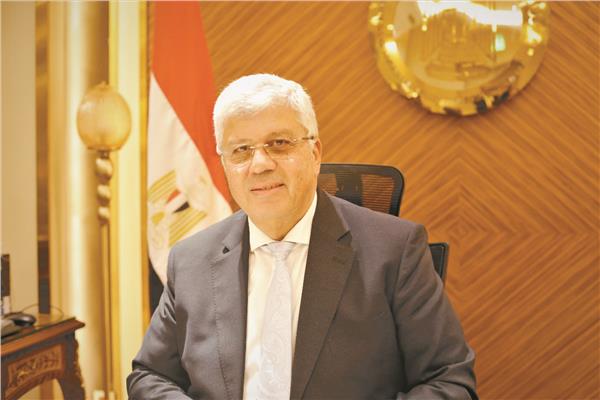 د.أيمن عاشور
