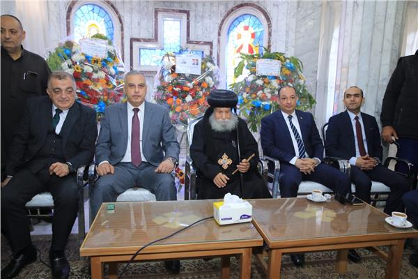 محافظ سوهاج يزور المطرانيات ويقدم التهنئة للأخوة الأقباط بمناسبة عيد الميلاد