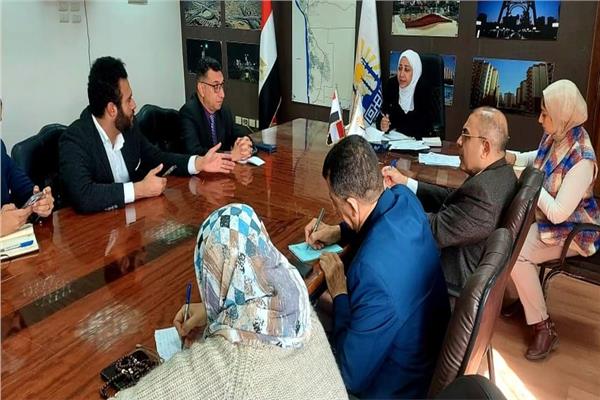  نائب محافظ القاهرة تبحث تحسين الهوية البصرية بالطريق الدائري في المنطقة الجنوبية   