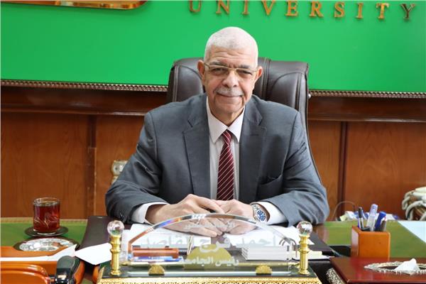 الدكتور أحمد القاصد رئيس جامعة المنوفية