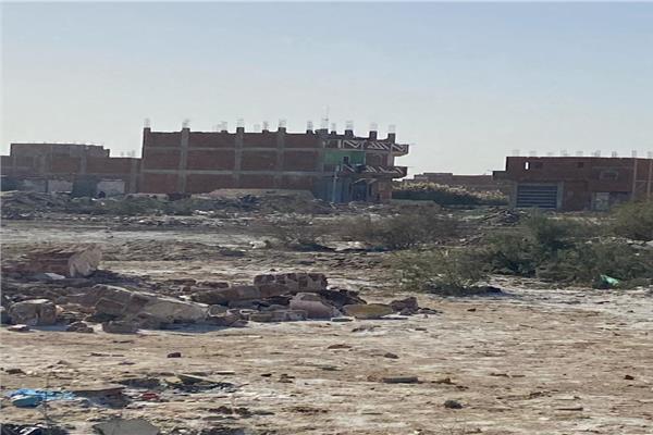محافظ الإسماعيلية يتابع أعمال تنفيذ شبكة تجفيف