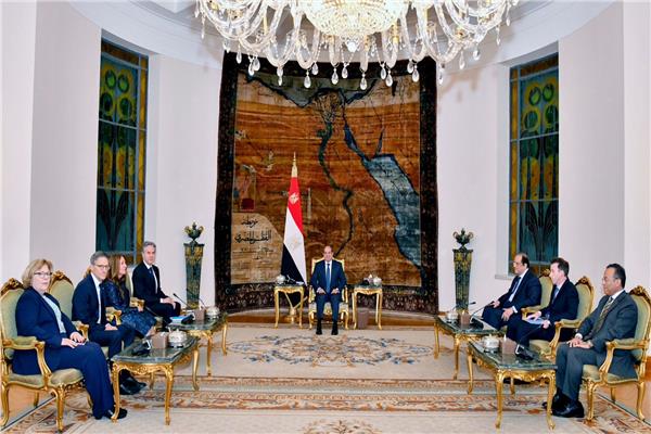 الرئيس السيسي والوفد الأمريكي