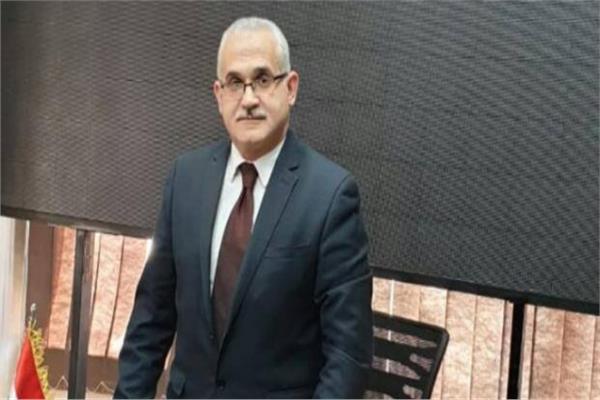 الدكتور هشام عنانى