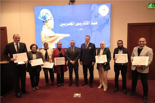فاعليات تكريم رموز العمل المختلفة بالمجلس الأعلى للآثار
