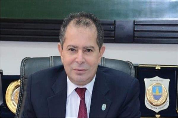 الدكتور أحمد وهبان، أستاذ العلوم السياسية