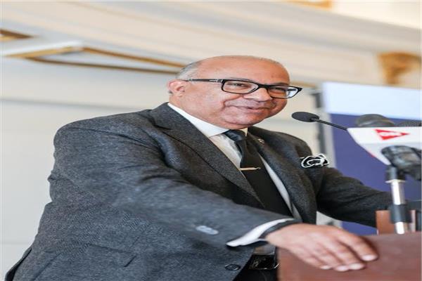  الدكتور إبراهيم عشماوي