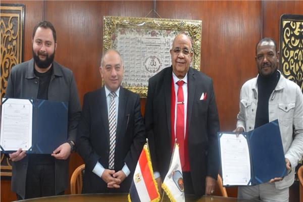 الدكتور حمدي محمد حسين، رئيس جامعة الأقصر