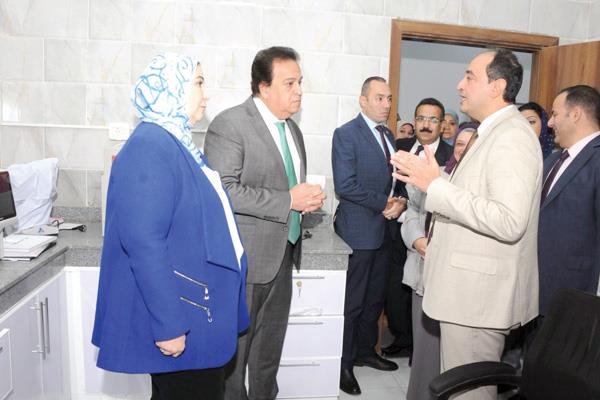 وزيرا التضامن والصحة خلال تفقد مركز إمبابة لعلاج الإدمان 