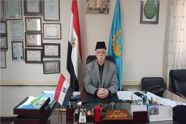 الدكتور حاتم أنور 