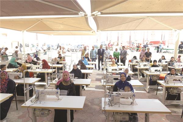دورة تدريبية لتعليم الخياطة للسيدات