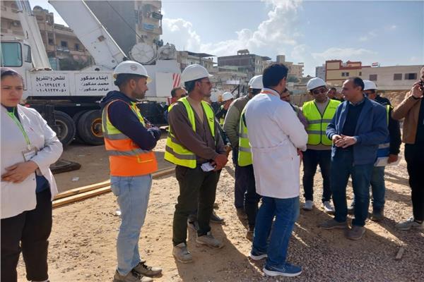 الدكتورهاني جميعه وكيل وزارة الصحة بالبحيره خلال جولة تفقدية